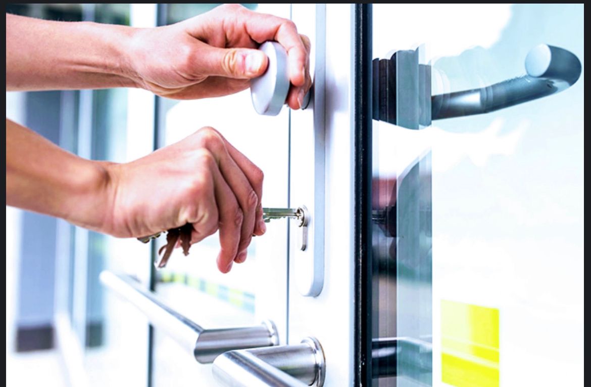Securing Your Needs: Top Locksmiths in Hollywood, FL